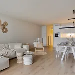 Premium Holidays - New Design Flat Near The Of